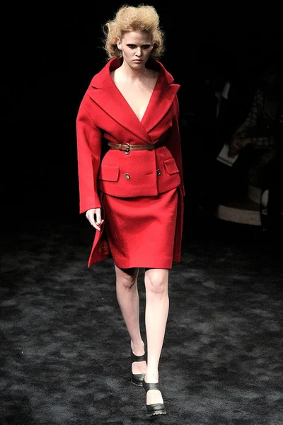 Look 13